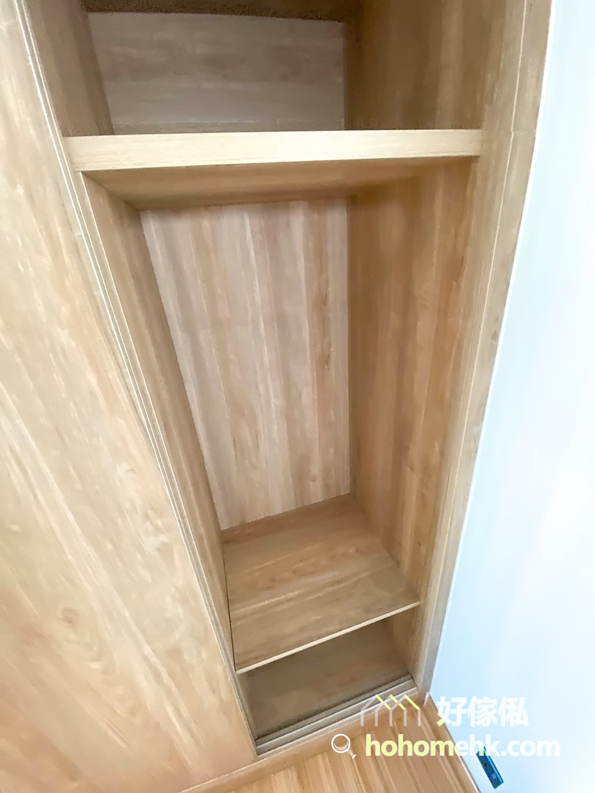 客製化地台床連衣櫃