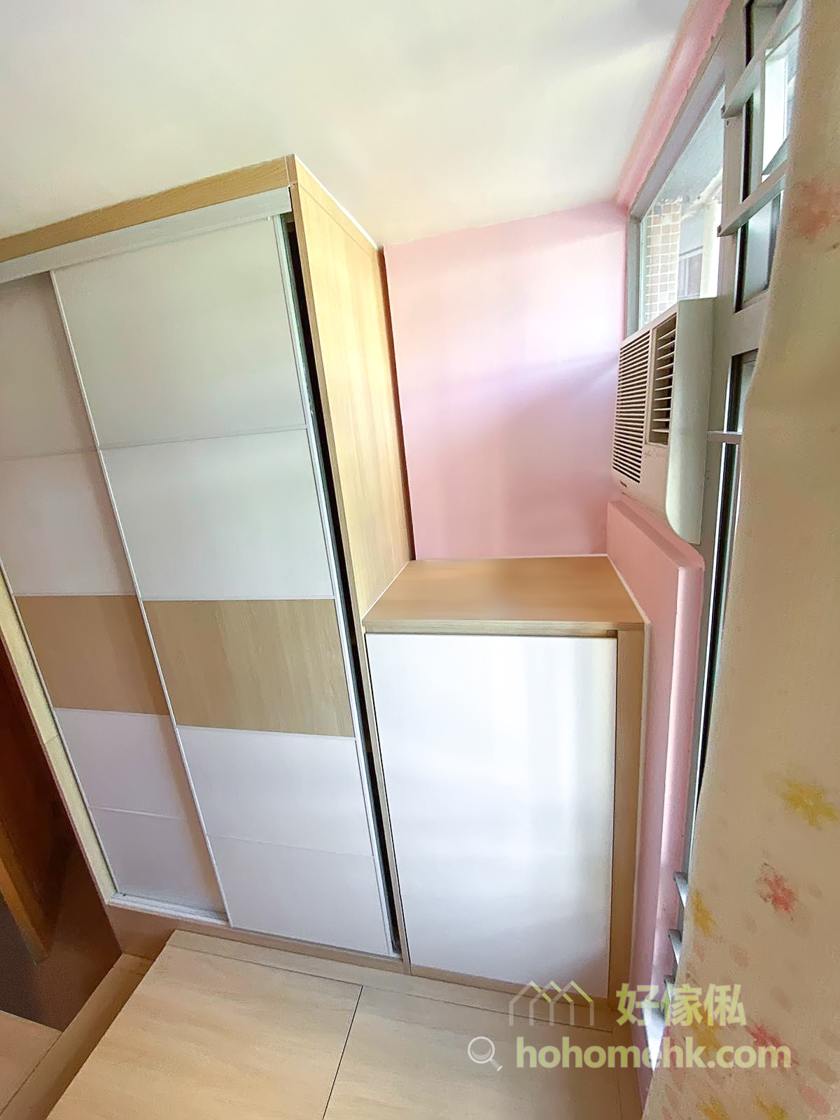 台灣設計師會為系統櫃訂製最合適的高度，確保儲物櫃和床架都不會影響冷氣出風口