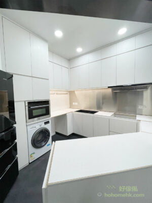 廚櫃全部採用隱藏式設計，讓櫃面更加乾淨簡潔，容易整理也能增加空間感。