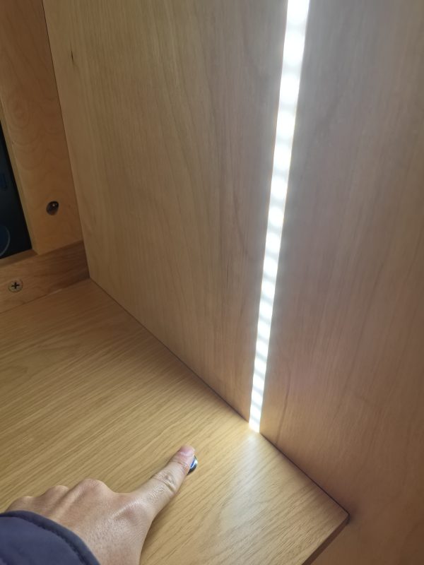 工廠實拍：Zipper雙開門實木收納櫃，原木色