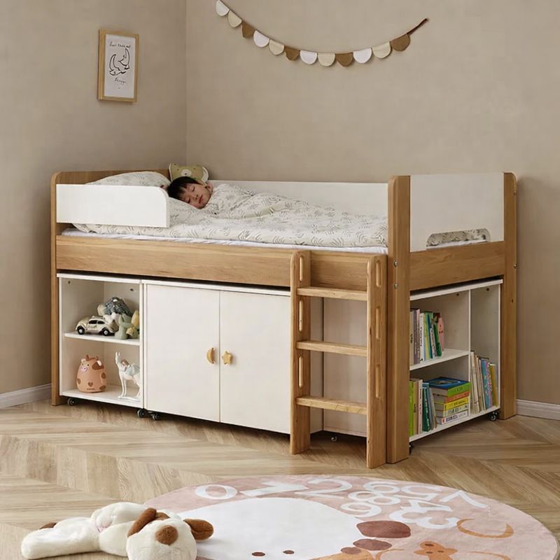 床下設有防塵衣櫃、儲物櫃同開放式書架，衫、玩具、書全部有位擺，整齊又易拎。唔使再另外買櫃，慳位又慳錢，好適合想簡單又實用嘅家庭。