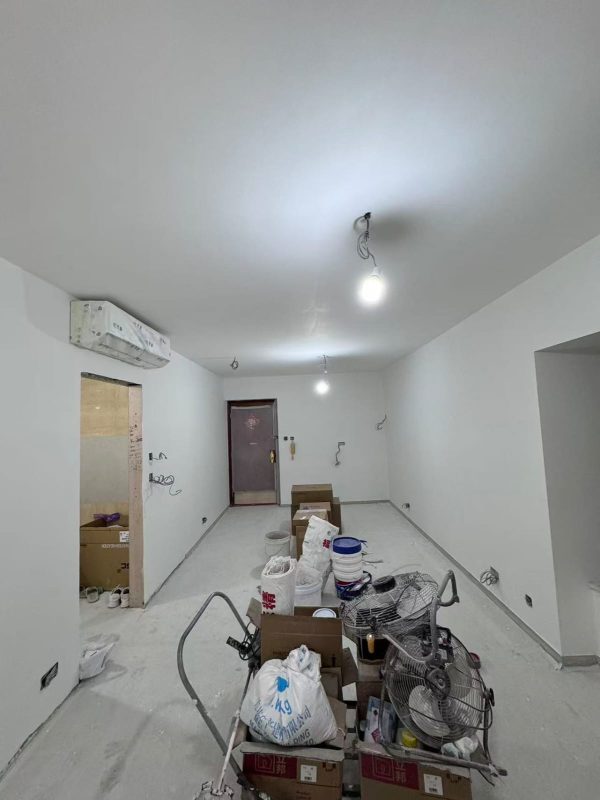 碧堤半島全屋剷底批灰油油完成！