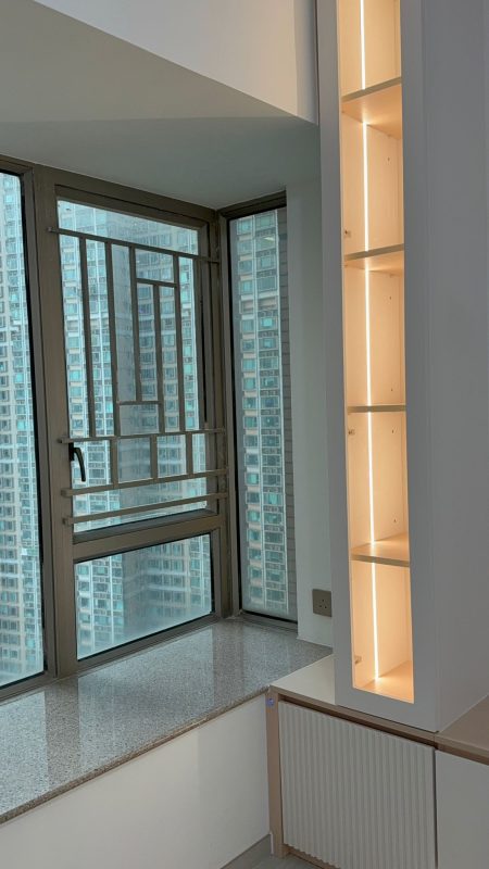 深井碧堤半島鋁窗維修及窗台石工程，包括客廳鋁窗維修，以及新造窗台石及3邊打791防水膠 (中間做斷口)。