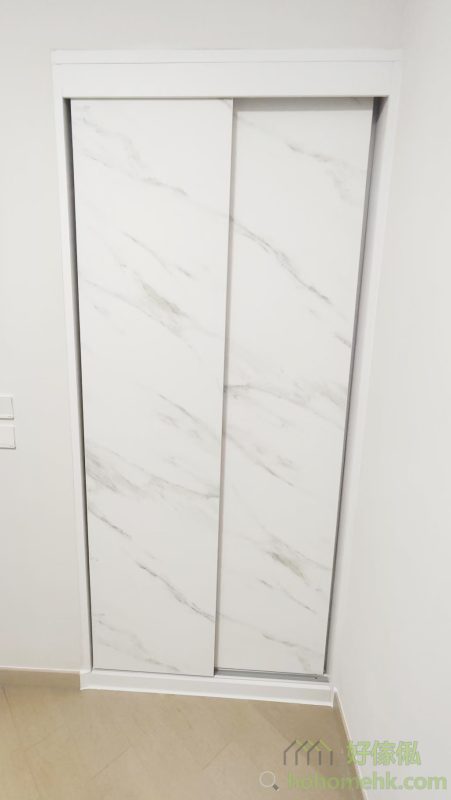 選擇專業訂造傢俬，讓每個細節都貼合您的需要。無論是電視背景牆、隱形門設計，還是客廳及睡房的整體規劃，我們都可為您提供量身訂製的方案，實現高效收納與美觀設計的雙重需求。