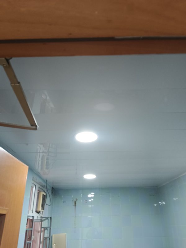 元朗翠韻華庭廚房鋁質假天花工程連兩盞燈